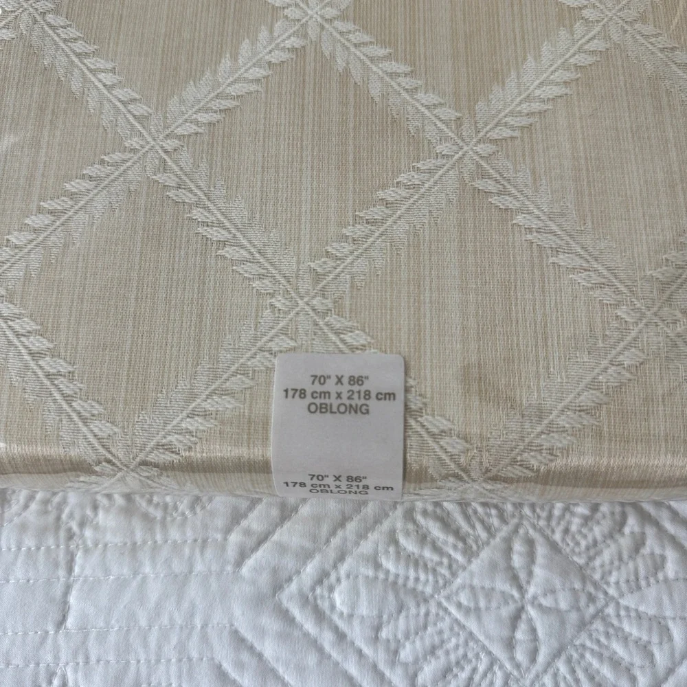 Lenox Laurel Leaf Tablecloth Ivory Cream 70x86 Oblong Damask Diamond New NIP